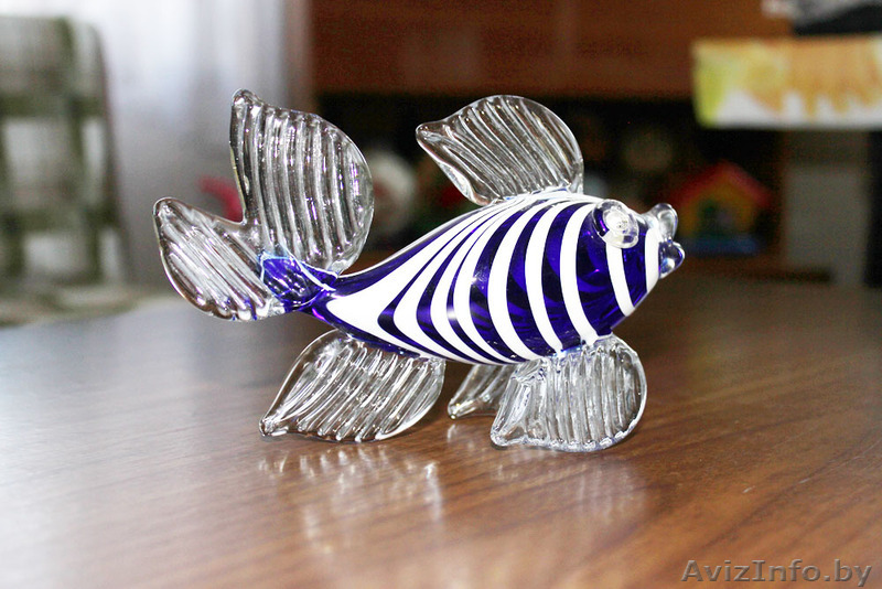 Рыбка из синего стекла. 20 рублей. Состояние отличное. - Изображение #1, Объявление #1565846