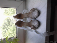 босоножки белые, 38 р., на танкетке, порчевые,с лентами - Изображение #2, Объявление #289728