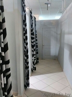 продам (уступлю договор аренды) готовый  оборудованный магазин одежды - Изображение #2, Объявление #1447326