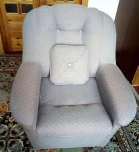 Продаю недорого кресла мягкие б/у в хорошем состоянии  - Изображение #1, Объявление #1609461