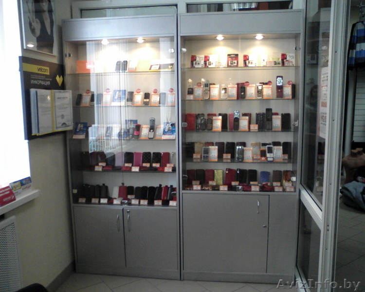 Продаю 4 витрины, рабочий стол и тумбочку очень б/у. См. фото.  - Изображение #3, Объявление #129118