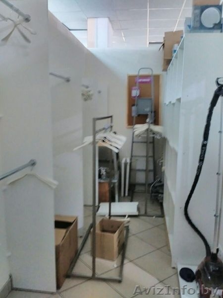 продам (уступлю договор аренды) готовый  оборудованный магазин одежды - Изображение #3, Объявление #1447326