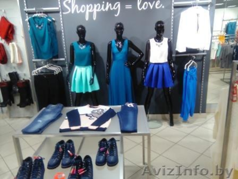 продам (уступлю договор аренды) готовый  оборудованный магазин одежды - Изображение #6, Объявление #1447326