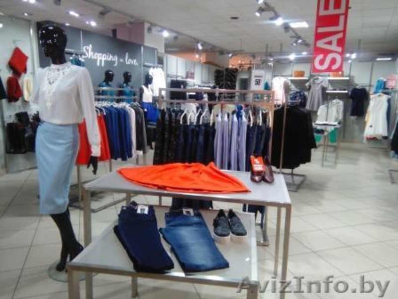 продам (уступлю договор аренды) готовый  оборудованный магазин одежды - Изображение #7, Объявление #1447326